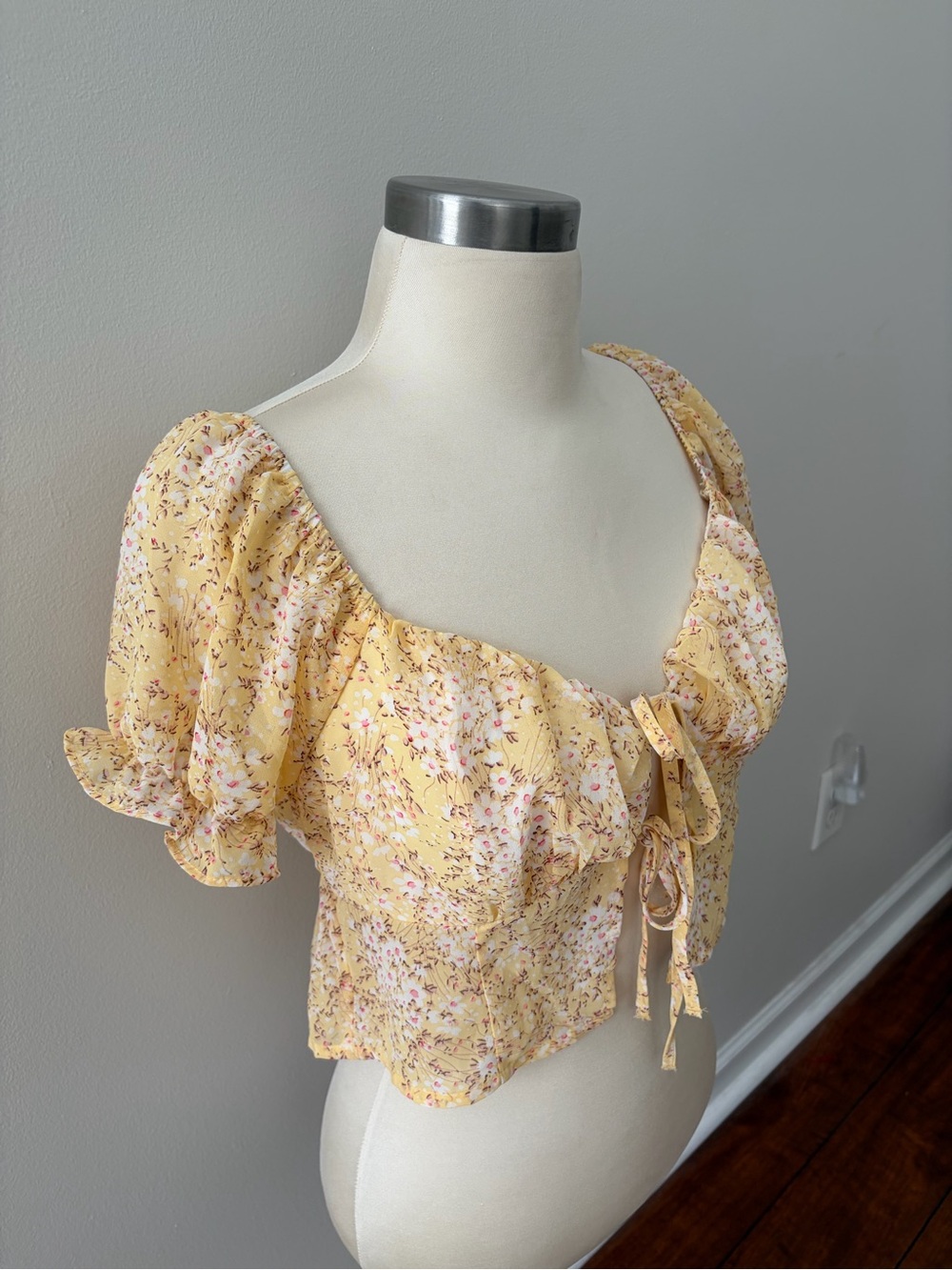 Love Tree Yellow Floral Tie-Front Puff Sleeve Crop Top M Cottagecore Coquette - Picture 7 of 9